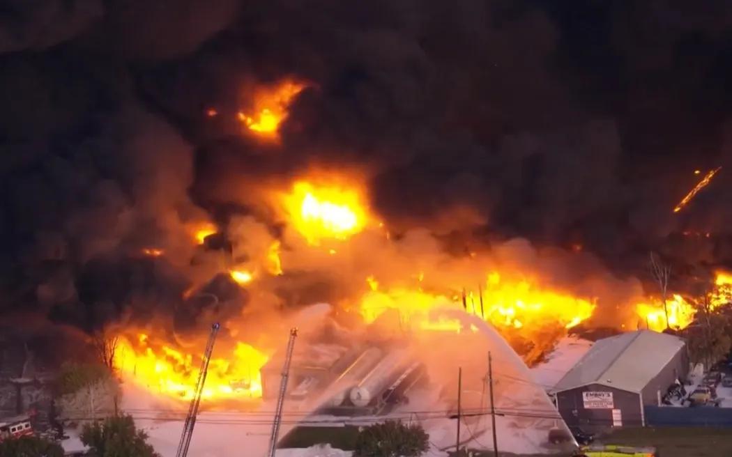 Fiery Plane Crash in Kentucky